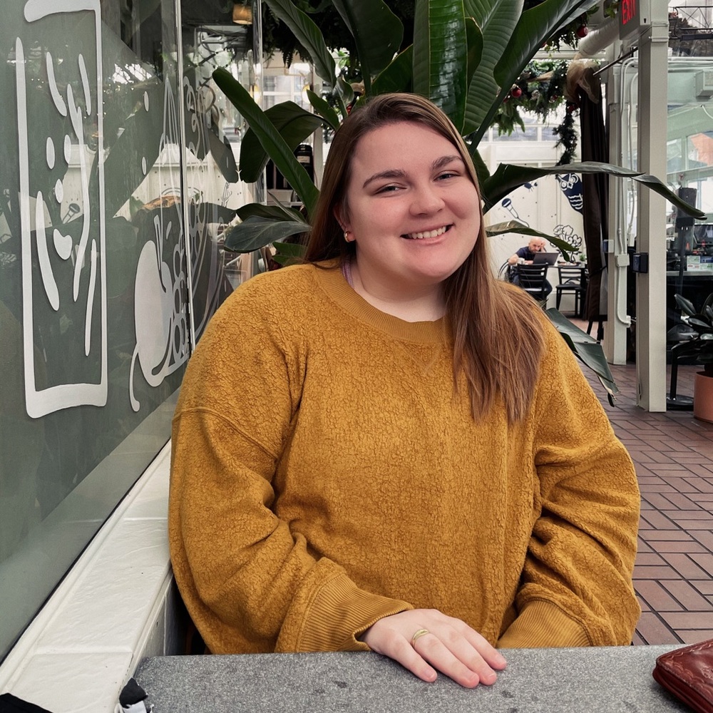 Meet your Posher, Alexis
